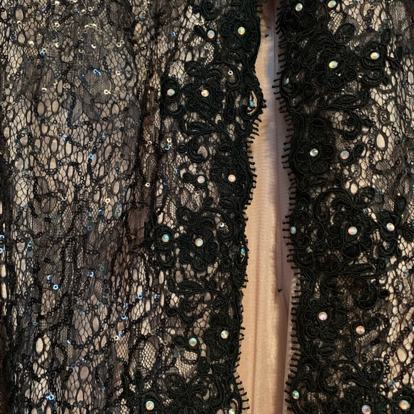 MORI LEE FORMAL GOWN - Picture 5 of 16